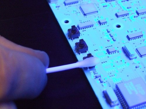 localised-rework-of-conformal-coating-using-a-cotton-bud-500